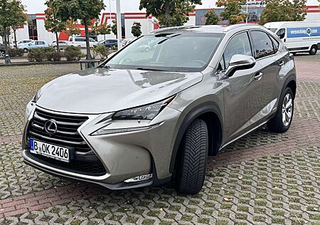 Lexus NX 300 NX 300h E-FOUR Luxury Line