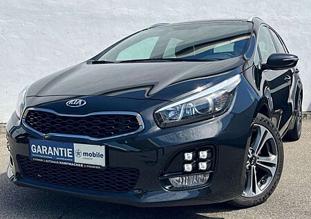 Kia Cee'd Ceed / 1.6 CRDi GT-Line ISG PANO NAVI R-CAMERA