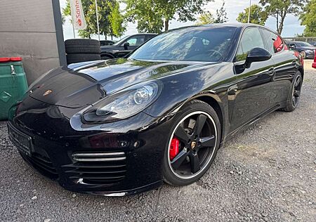 Porsche Panamera GTS