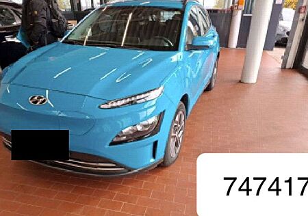 Hyundai Kona Garantie LED 17" ACC DigTacho Kam DAB