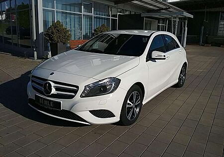Mercedes-Benz A 180 STYLE+AUTOMATIK+NAVI+PTS+BI-XENON+SPIEGEL-PAKET+