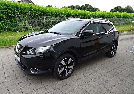 Nissan Qashqai 1.2 DIG / Automatik / 360°-Kamera