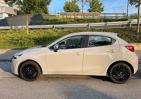 Mazda 2 SKYACTIV-G 90 M HYBRID Center-Line