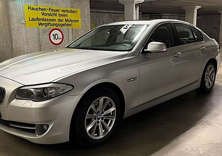 BMW 520 i- Navi-Pano-AHK-Tempo-Xenon-PDC-TÜV-10.2027