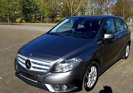 Mercedes-Benz B 180 | Top gepflegt | Nur 27.800Km