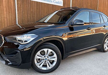 BMW X1 xDrive 25e SHZ Tempo Panor. Navi Parkass.