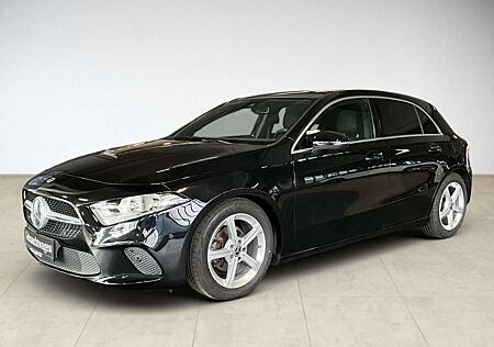 Mercedes-Benz A 180 Kompaktlimousine Pano PDC SHZ SpurH Navi