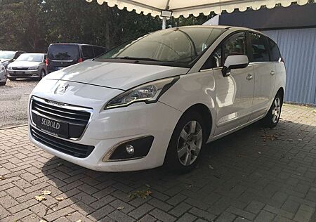 Peugeot 5008 Active / Automatik / 7-Sitzer / Navi