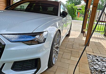 Audi A6 Avant 55 TFSI e quattro S tronicsport