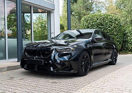 BMW M5 Limousine/ DRIVING PROF. / COMFORT PAKET/ B&W