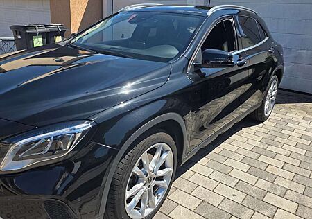 Mercedes-Benz GLA 250 4MATIC Sport Utility Vehicle