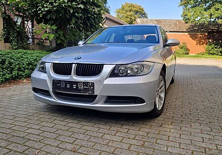 BMW 318 i Automatik Navi Klimatronic Pdc Alu Multi