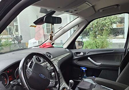 Ford Galaxy 2.0 TDCi DPF Titanium