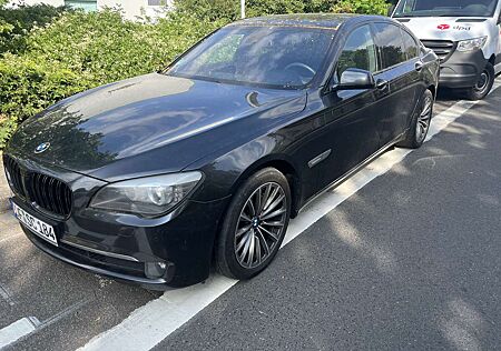 BMW 750i 750
