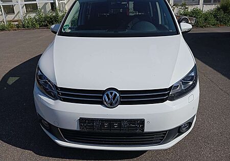 VW Touran Volkswagen 1.4DSG 7-Sitze,Navi,Winterp.,KetteNeu,AHK,Xenon