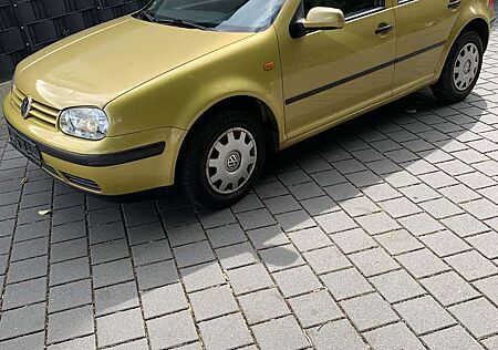 VW Golf Volkswagen 1.6