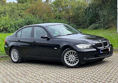 BMW 318 i Lim. (E90) guter Zustand Tüv Neu