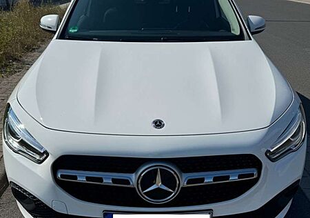 Mercedes-Benz GLA 200 d 8G-DCT