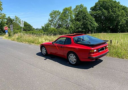 Porsche 944 S 2
