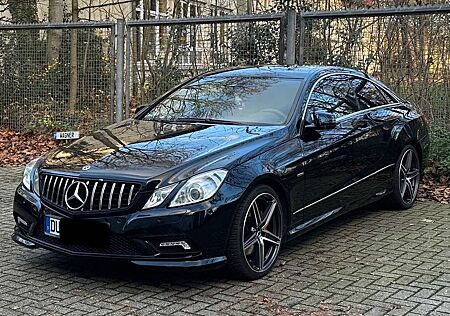 Mercedes-Benz E 250 13.500€ VB - 250 CGI Coupe C207 AMG-Sport Paket