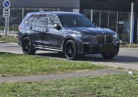 BMW X7 M M50i