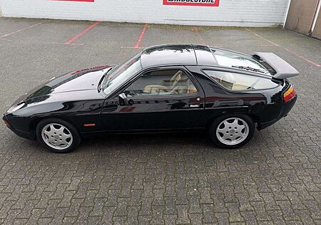 Porsche 928 GT