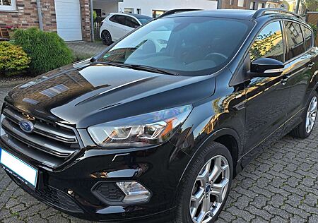 Ford Kuga 1.5 EcoBoost 2x4 ST-Line