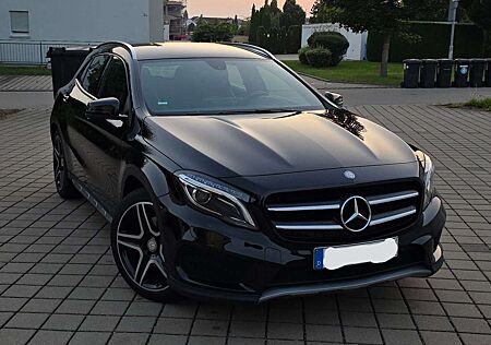 Mercedes-Benz GLA 250 4Matic 7G-DCT AMG Line
