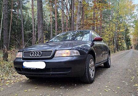 Audi A4 1.6