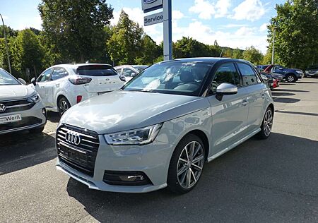 Audi A1 Sportback_SLine_95PS_Xenon_Navi