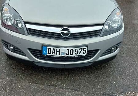 Opel Astra Twin Top 1.8 Automatik Edition 111 Jahre