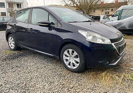 Peugeot 208 Tüv, Bremsen und Allwetterreifen neu