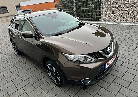 Nissan Qashqai 360°Navi"Kamera"8 Fach Bereift"