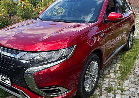 Mitsubishi Outlander 2.4 4WD Plug-In Hybrid Diamant