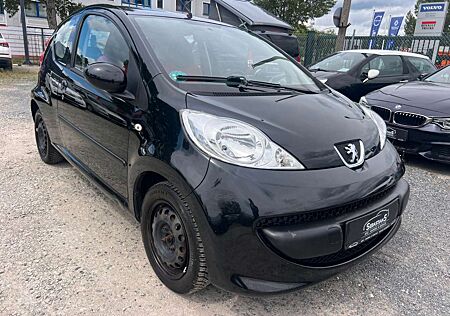 Peugeot 107 Petit Filou 70 Klima Allwetter Tüv 08/2027