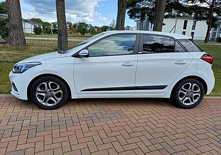 Hyundai i20 blue 1.0 T-GDI Active DCT Style
