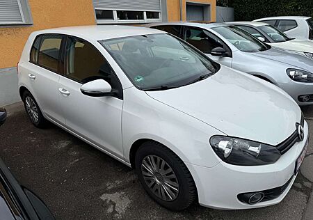 VW Golf Volkswagen Trendline 8fach Xenon Kurvenlicht Klima Isofix MP3