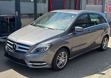 Mercedes-Benz B 200 CDI *Bi-Xenon*Navi*SHZ*Garantie*