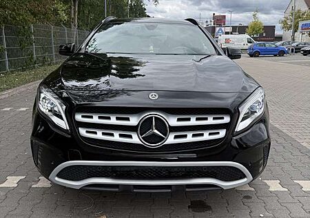 Mercedes-Benz GLA 180 (156.942)