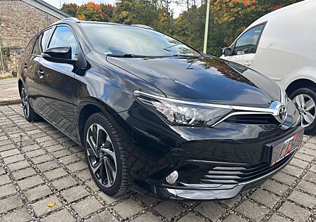 Toyota Auris Touring Sports Design Edition (AHK)