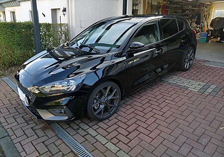Ford Focus Fließheck 2.3 EcoBoost ST