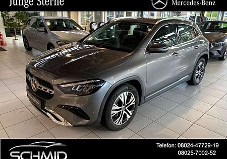 Mercedes-Benz GLA 180 7G Progressive Line Digi Display Winter