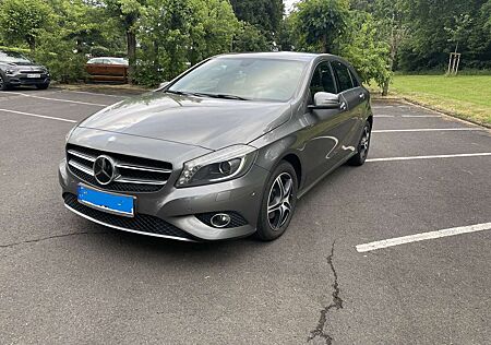 Mercedes-Benz A 200 (BlueEFFICIENCY) Style