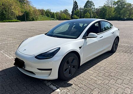 Tesla Model 3 Standard Reichweite Plus Hinterradantrieb