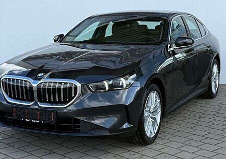 BMW 520 i Limousine Adapt.LED/DrivingASS/CAM/SHZ/hk
