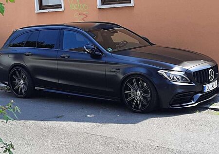 Mercedes-Benz C 63 AMG C-Klasse T-Modell T Speedshift 7G-MCT