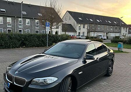 BMW 525d 525 Aut./TÜV 09/27/Schiebedach/8Fach