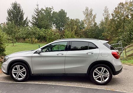 Mercedes-Benz GLA 220 d 4Matic 7G-DCT