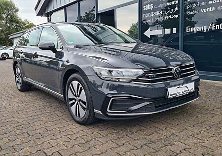 VW Passat Variant Volkswagen GTE - PANO - AHK - MASSAGE