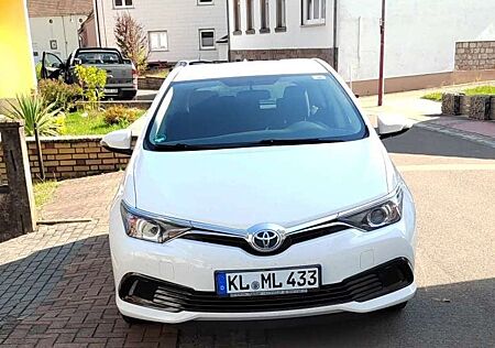 Toyota Auris 1.33 Dual-VVT-i Design Edition